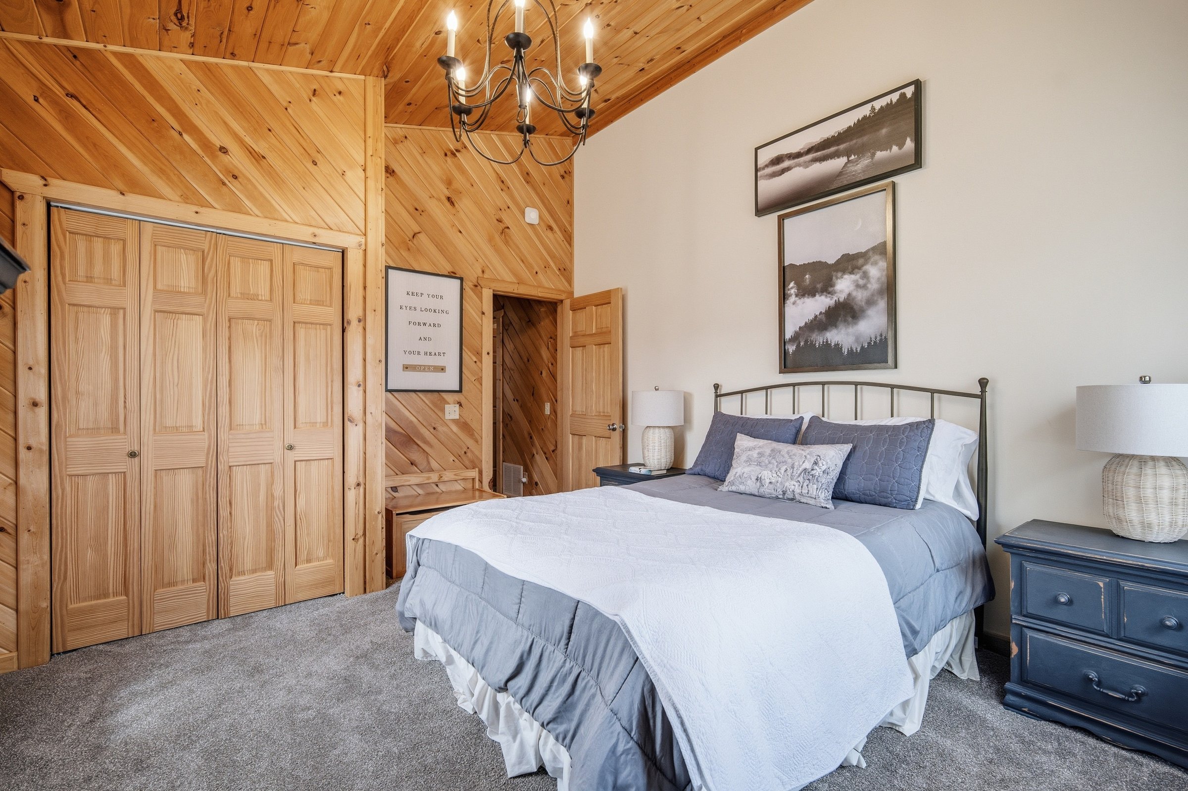 Guest bedroom